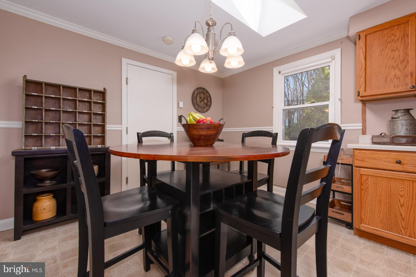 820 Hughes Shop Road Westminster, MD 21158 - Photo 10 of 36 Eat-in area in Kitchen