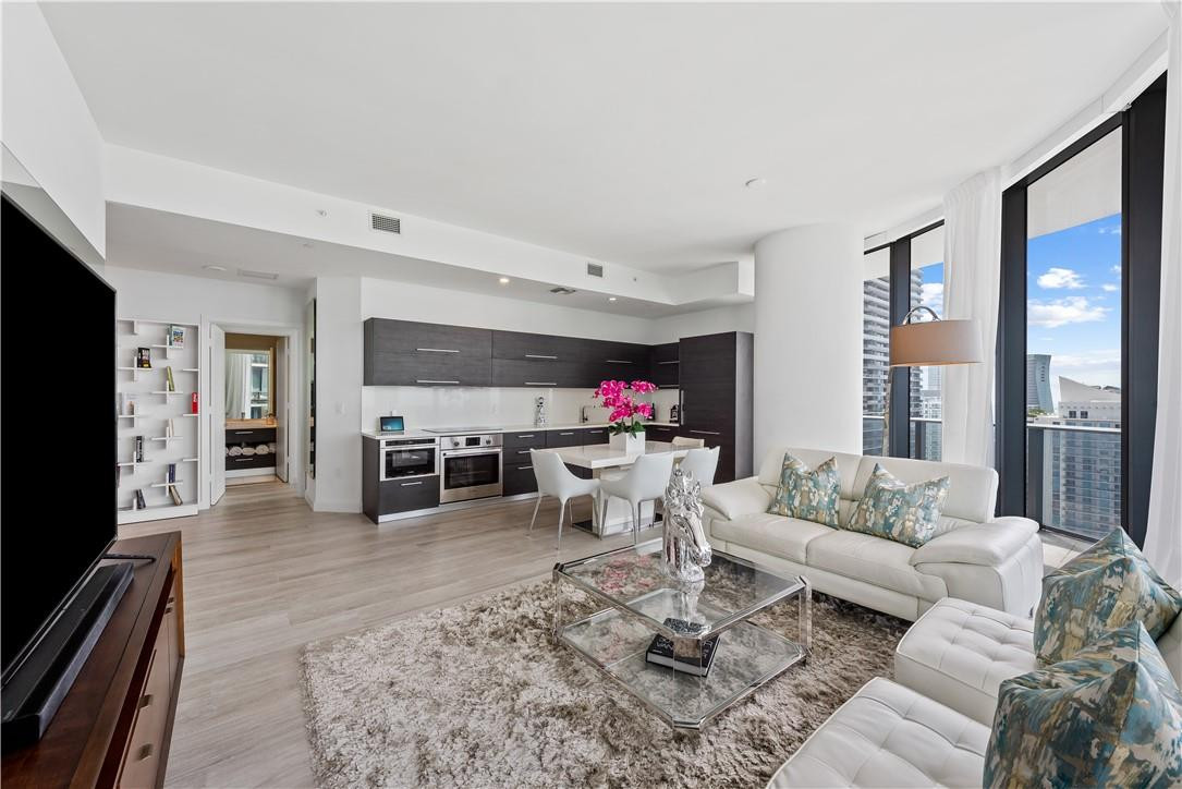 45 Southwest 9th Street, Unit 4406 Miami, FL 33130 - Photo 11 of 33 Photo 11