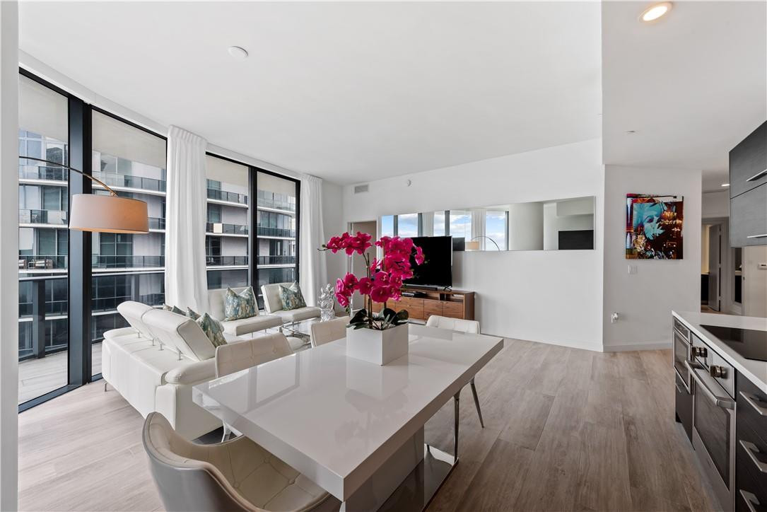 45 Southwest 9th Street, Unit 4406 Miami, FL 33130 - Photo 12 of 33 Photo 12