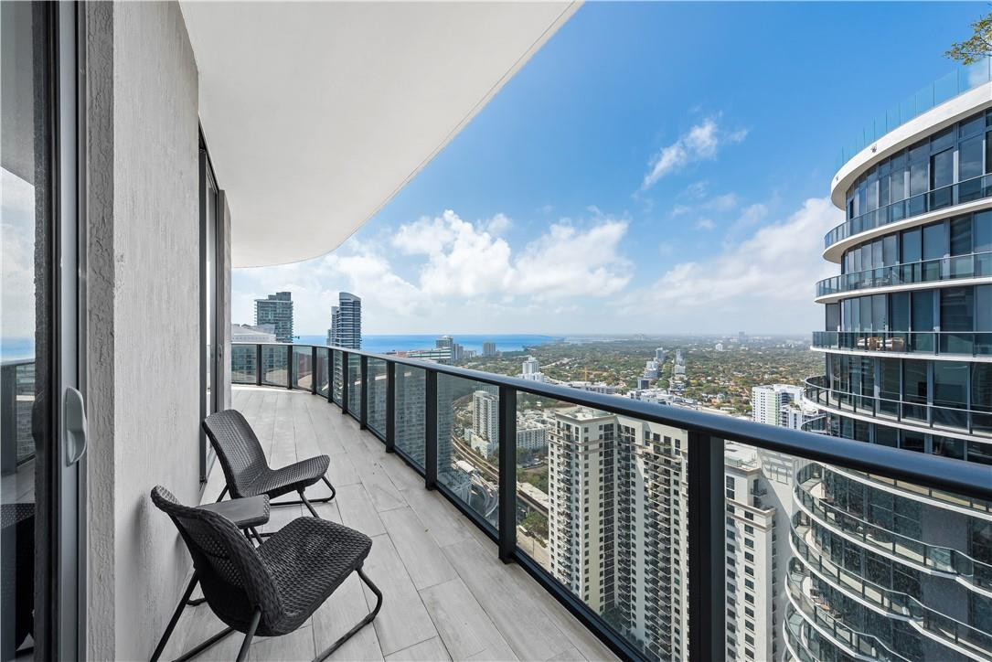 45 Southwest 9th Street, Unit 4406 Miami, FL 33130 - Photo 10 of 33 Photo 10
