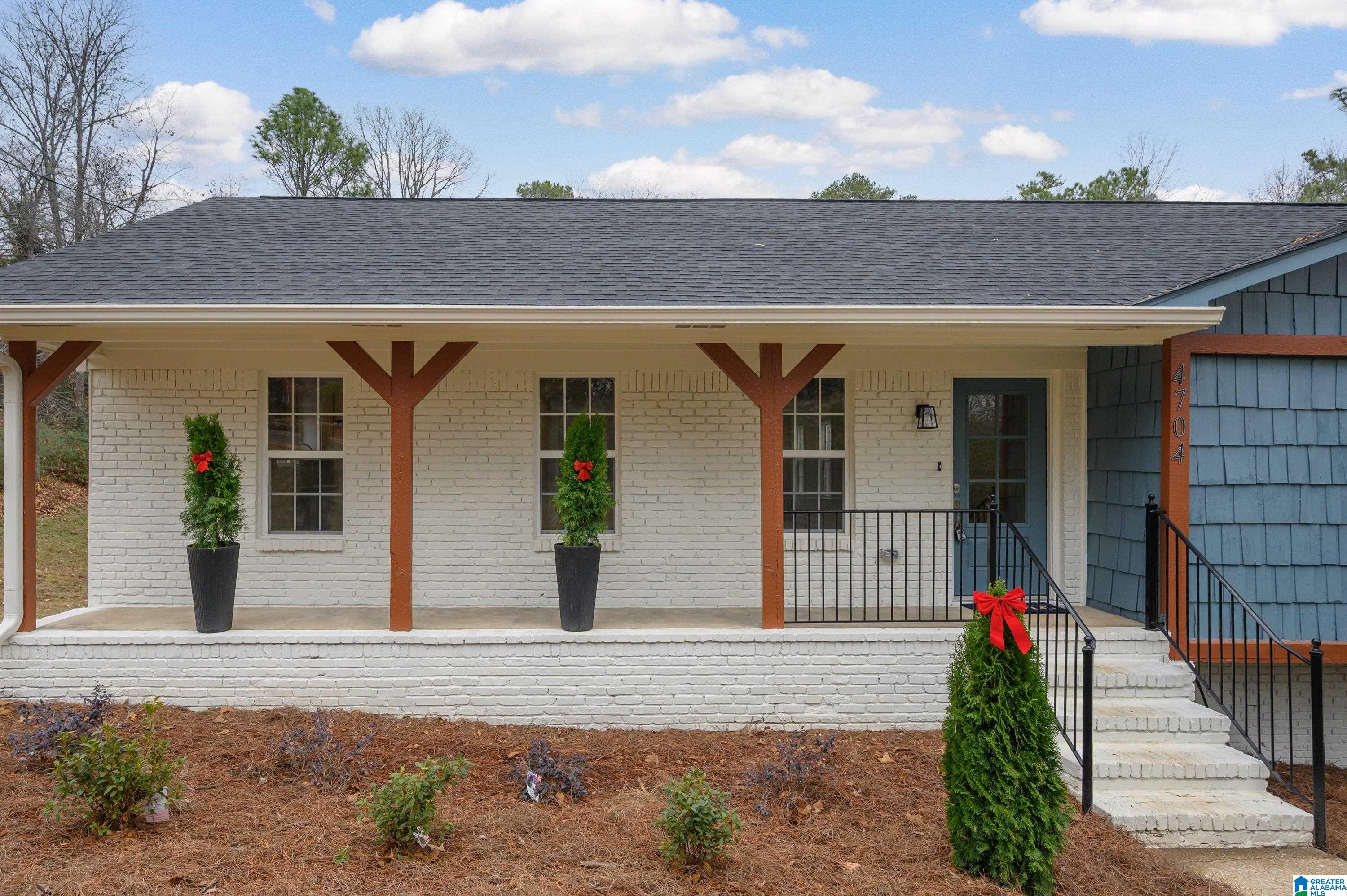 4704 Chippewa Lane Pelham, AL 35124 - Photo 3 of 53
