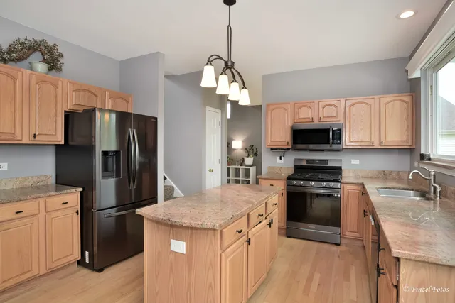 $450,000 | 2012 Spring Creek Lane, McHenry, IL 60050