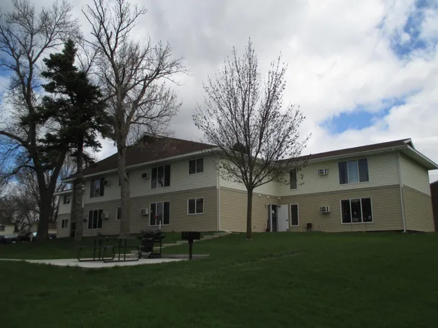 $523 | 507 Division Street North, Unit 211, Clara City, MN 56222