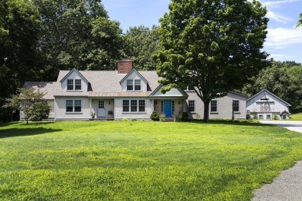 438 Bridge Street Hamilton, MA 01982 - Photo 2 of 37 Gallery Image 2
