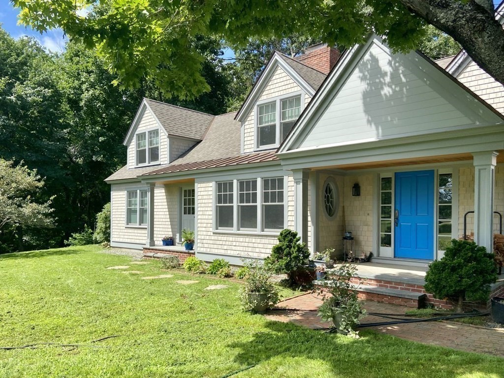 438 Bridge Street Hamilton, MA 01982 - Photo 8 of 37 Gallery Image 8