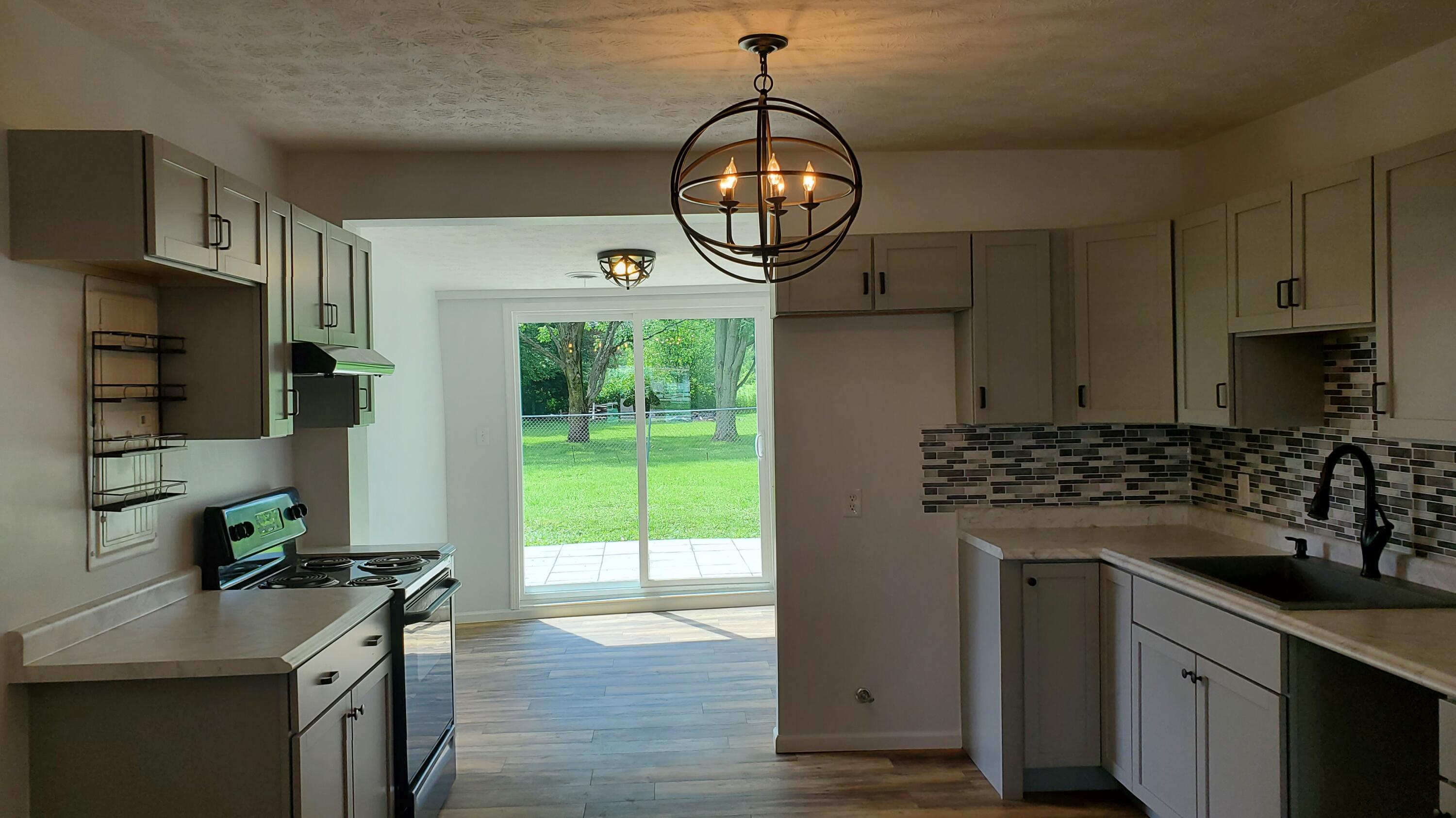 3741 Ballentine Pike Springfield, OH 45502 - Photo 4 of 35