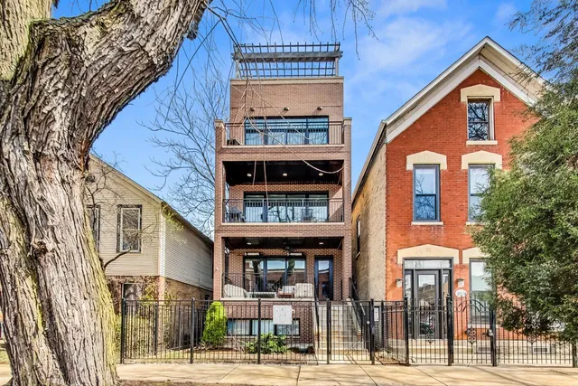 $4,300 | 1057 North Winchester Avenue, Unit 2, Chicago, IL 60622