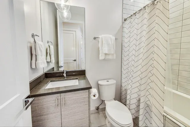 $4,300 | 1057 North Winchester Avenue, Unit 2, Chicago, IL 60622