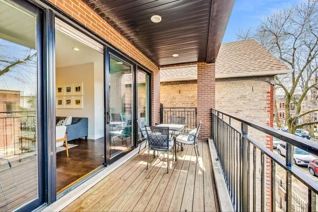 $4,300 | 1057 North Winchester Avenue, Unit 2, Chicago, IL 60622