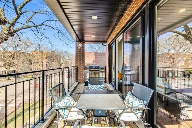 $4,300 | 1057 North Winchester Avenue, Unit 2, Chicago, IL 60622