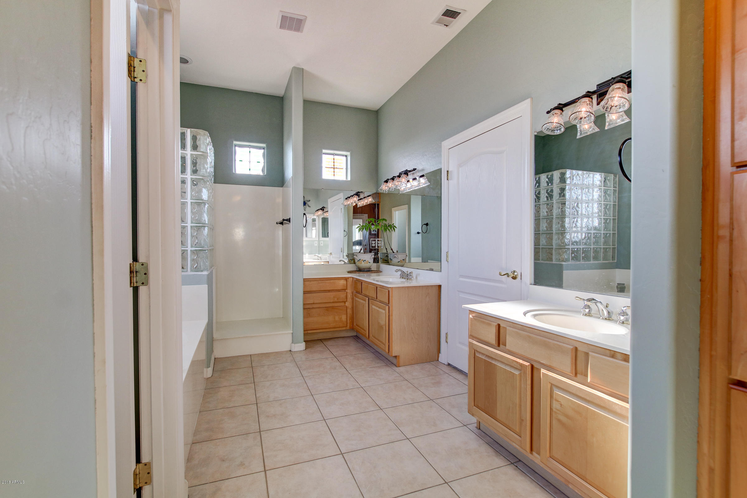 135 North Sixshooter Road Apache Junction, AZ 85119 - Photo 28 of 63 135 N Sixshooter Rd-46