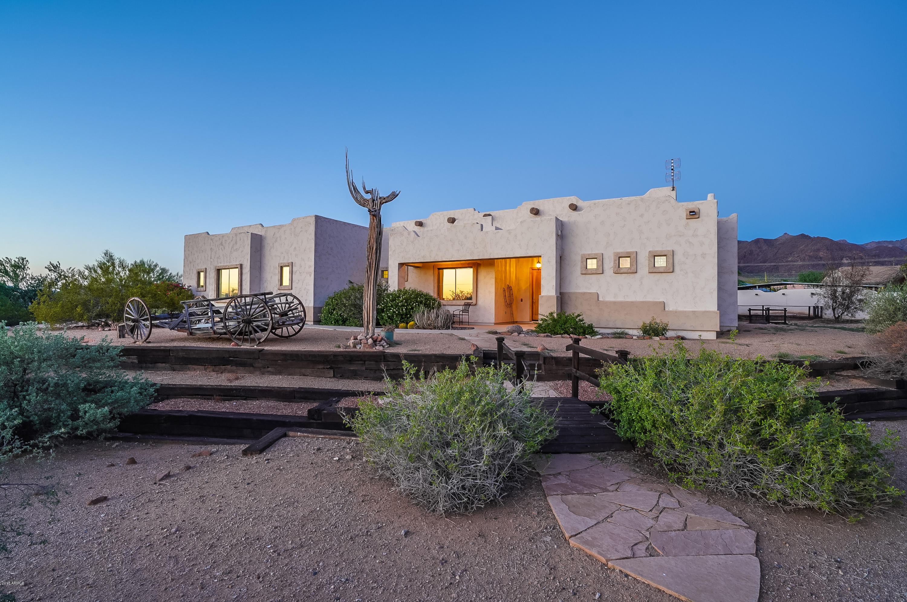135 North Sixshooter Road Apache Junction, AZ 85119 - Photo 3 of 63 Sixshooter - 17