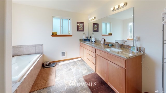 10306 Collins Road Sedro-Woolley, WA 98284 - Photo 17 of 28 Gallery Image 17