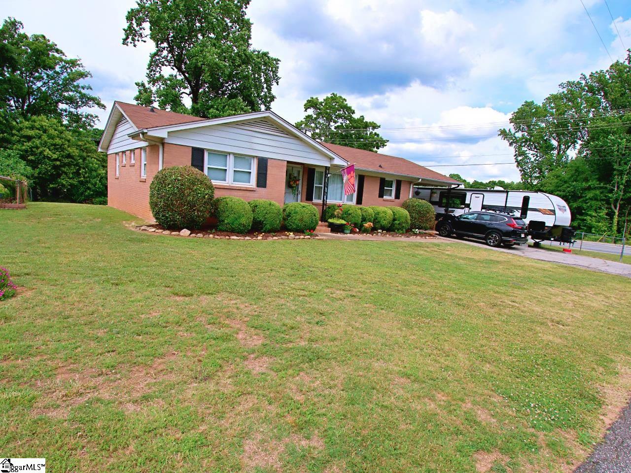 700 West Lee Road Taylors, SC 29687 - Photo 2 of 27 Gallery Image 2