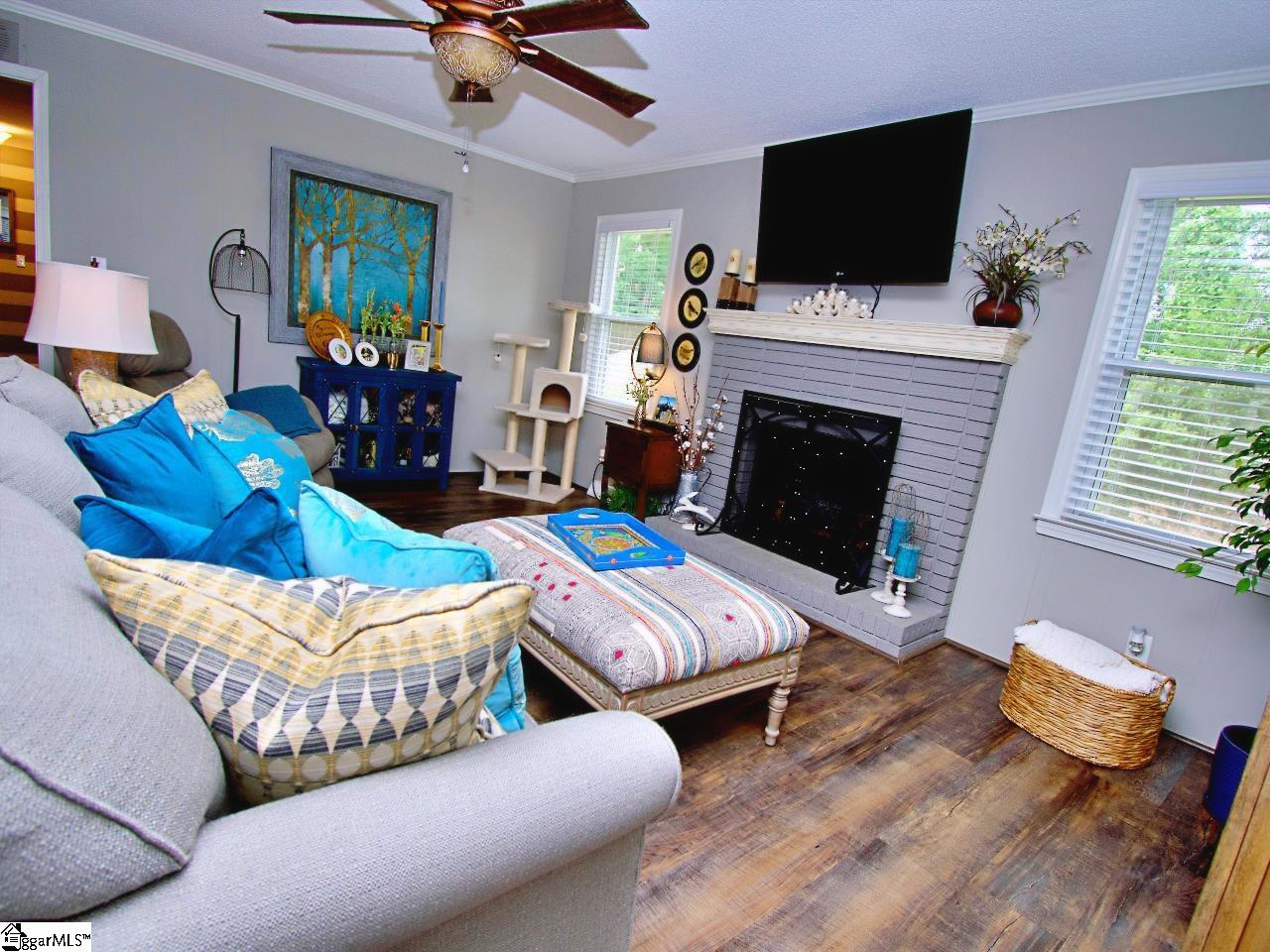 700 West Lee Road Taylors, SC 29687 - Photo 8 of 27 Gallery Image 8