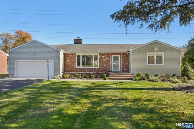 $724,999 | 6 Arrow Drive, Livingston, NJ 07039