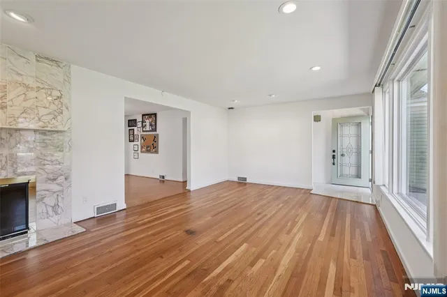 $724,999 | 6 Arrow Drive, Livingston, NJ 07039