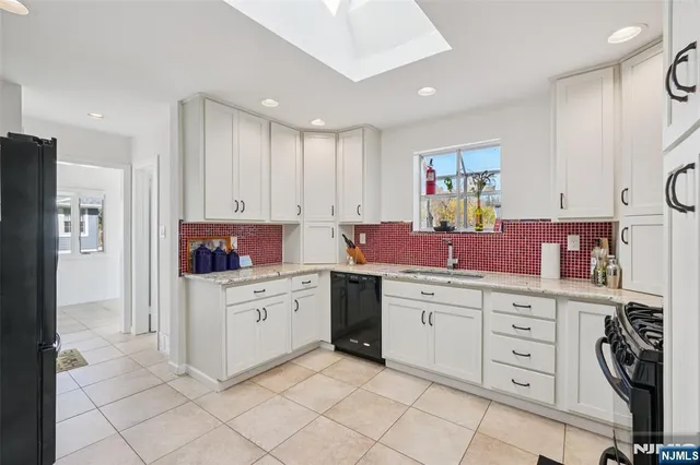 $724,999 | 6 Arrow Drive, Livingston, NJ 07039