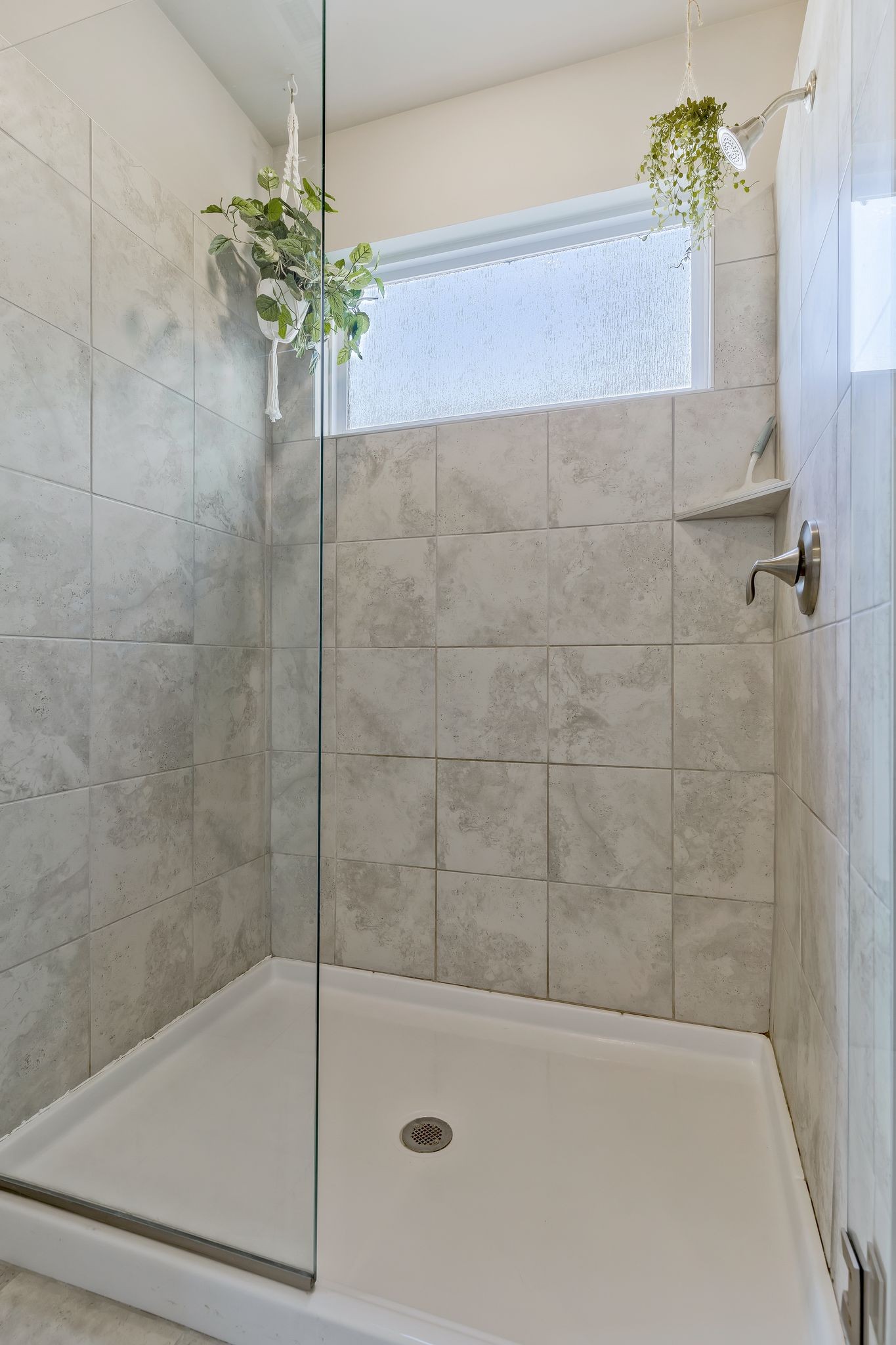 1060 Pebble Run Road Hendersonville, TN 37075 - Photo 21 of 50 Walk-in shower...