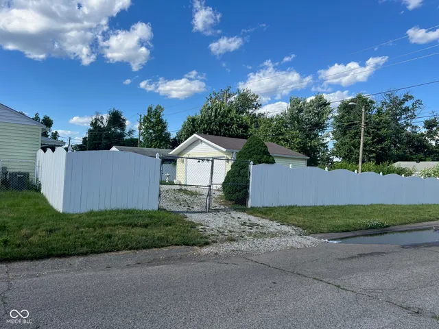 $1,525 | 2901 Sangster Avenue, Indianapolis, IN 46218