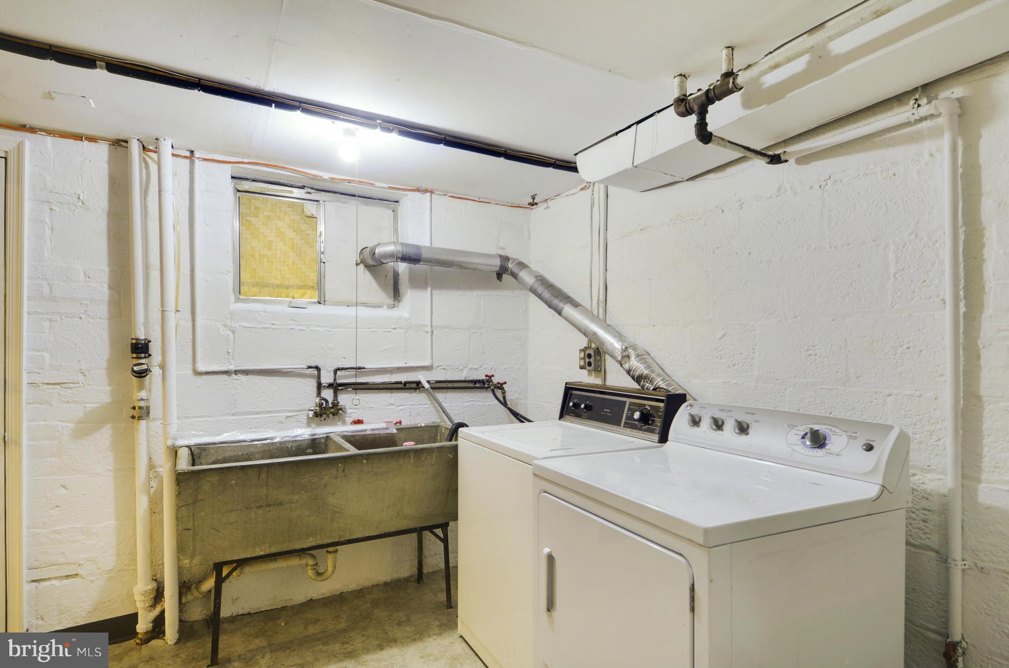 10013 Reddick Drive Silver Spring, MD 20901 - Photo 23 of 30 Washer Dryer