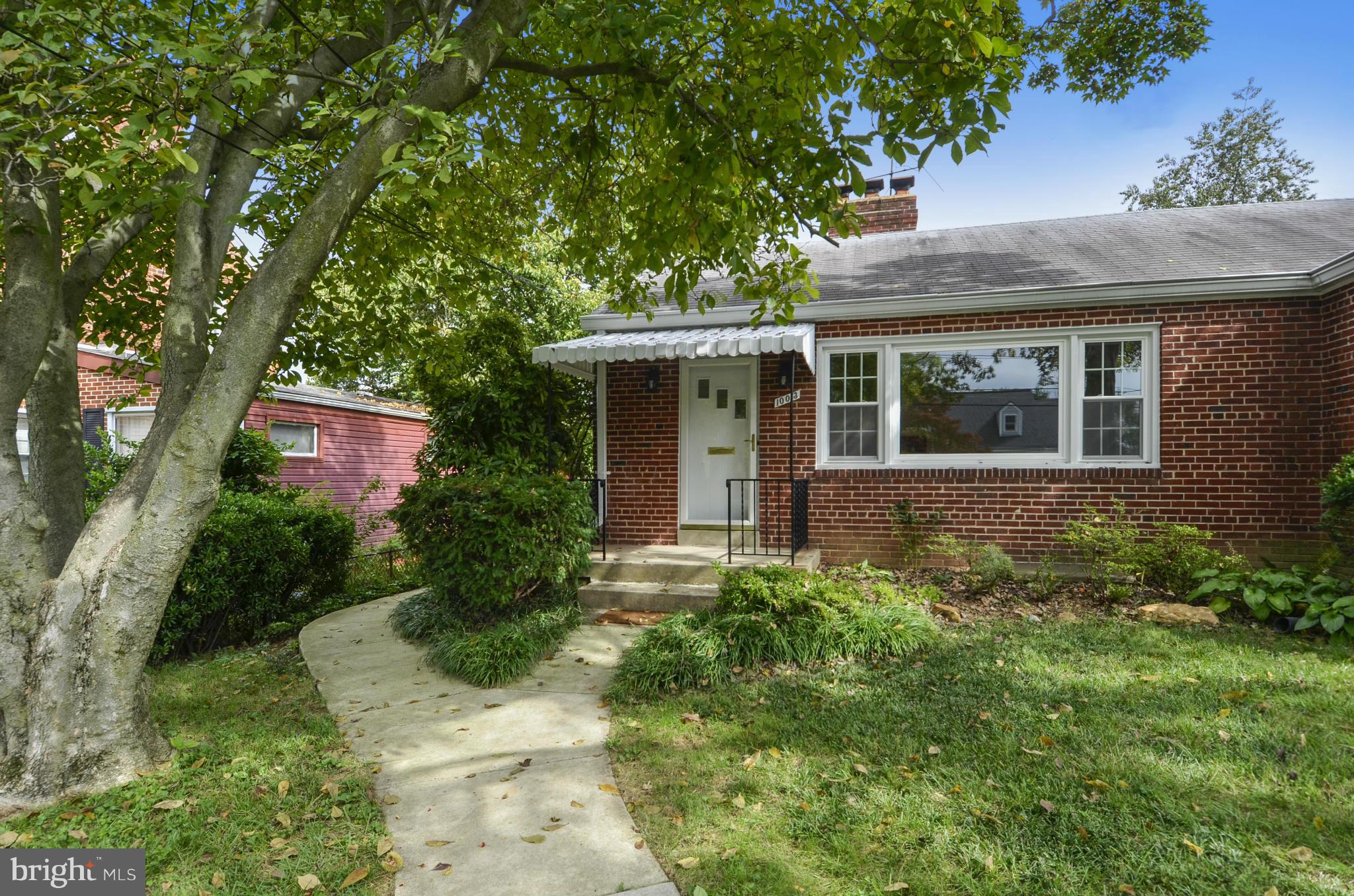 10013 Reddick Drive Silver Spring, MD 20901 - Photo 4 of 30 Front Walk