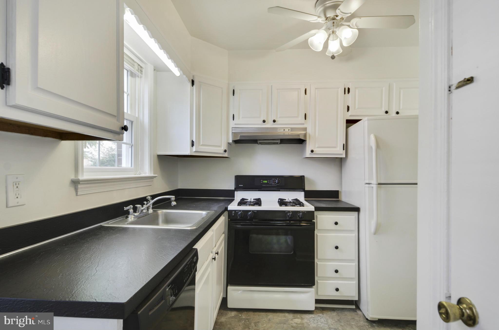 10013 Reddick Drive Silver Spring, MD 20901 - Photo 8 of 30 Kitchen