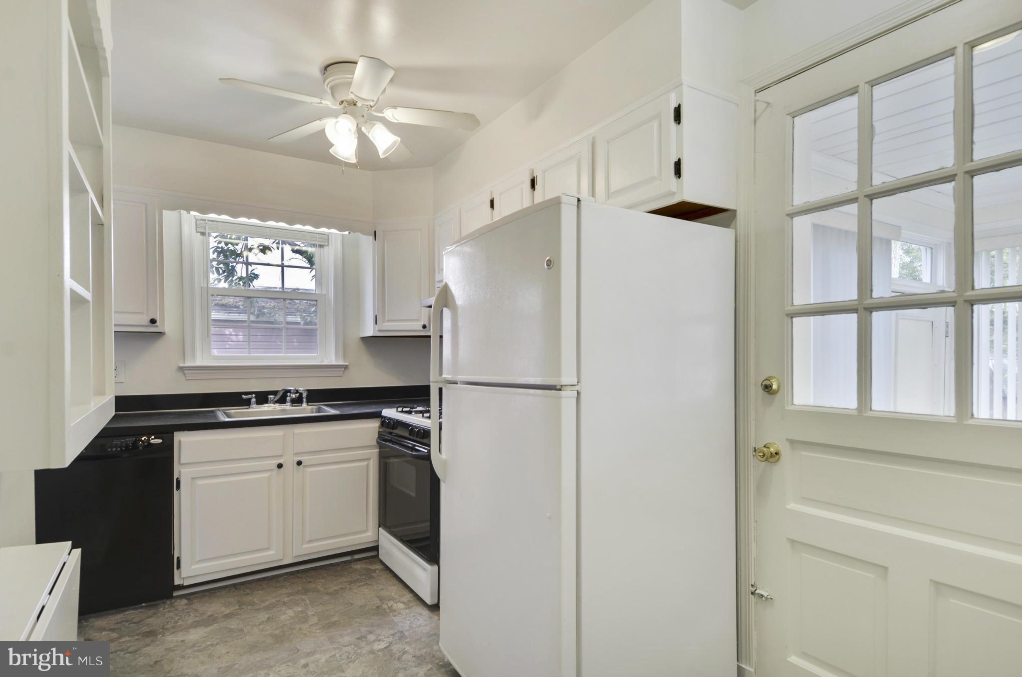 10013 Reddick Drive Silver Spring, MD 20901 - Photo 10 of 30 Kitchen