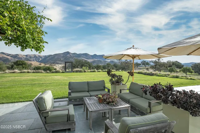 a view of outdoor space yard and patio