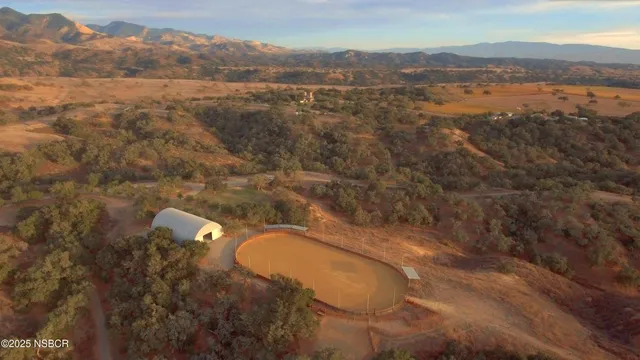 $16,000,000 | 6903 Foxen Canyon Road, Los Olivos, CA 93441