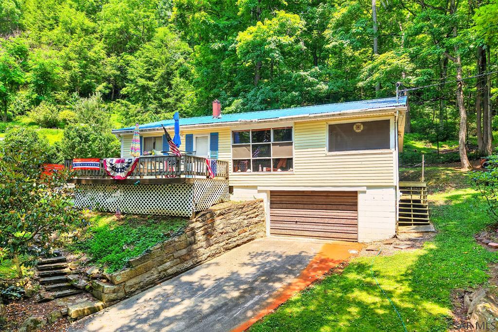 627 East Lakeview Road Confluence, PA 15424 - Photo 1 of 58 Gallery Image 1