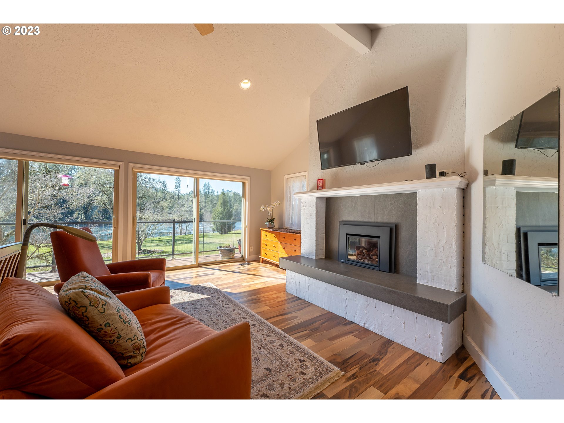15417 North Bank Road Roseburg, OR 97470 - Photo 15 of 41 Gallery Image 15