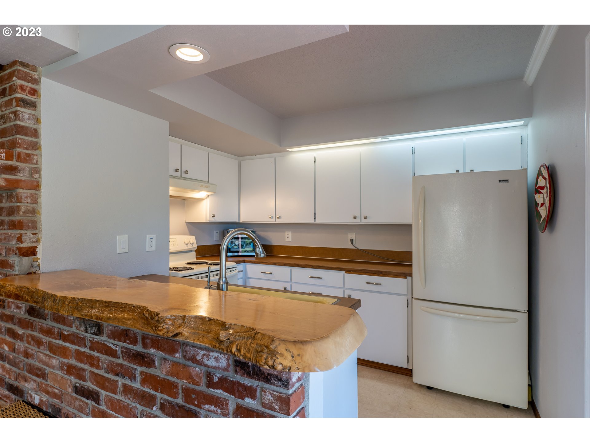 15417 North Bank Road Roseburg, OR 97470 - Photo 23 of 41 Gallery Image 23