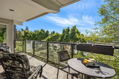 $1,165,000 | 410 2nd Avenue South, Unit 111, Kirkland, WA 98033