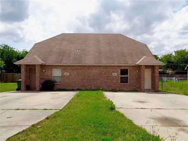 $1,825 | 404 Kings Way Drive, Unit A, Mansfield, TX 76063