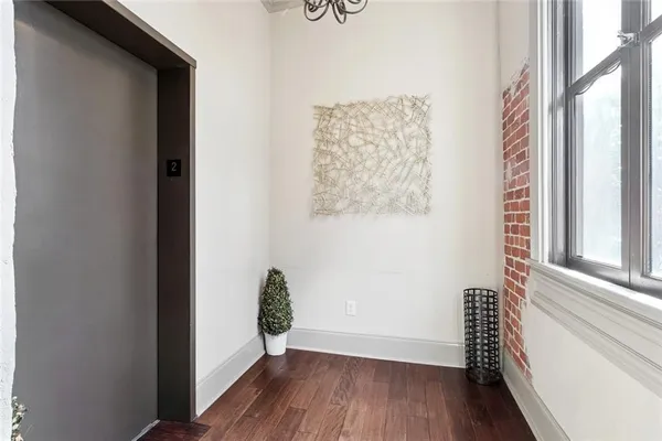 $4,000 | 431 Gravier Street, Unit 2, New Orleans, LA 70130