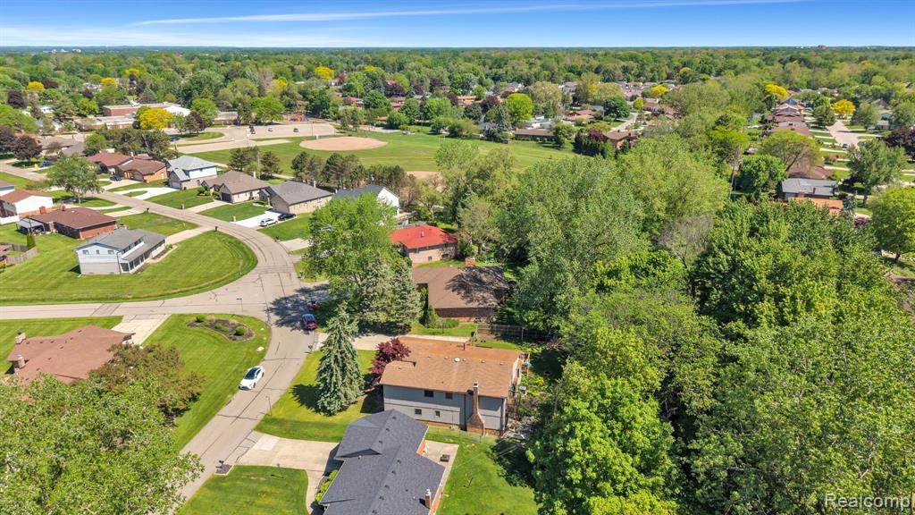 18823 Millar Road Clinton Township, MI 48036 - Photo 6 of 37