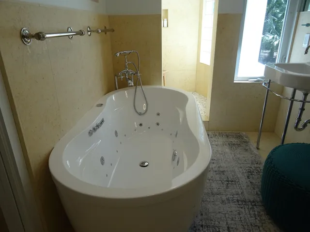 $1,950,000 | 930 Rambling Dr Circle, Wellington, FL 33414