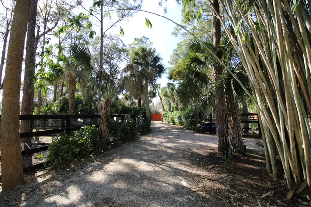$1,950,000 | 930 Rambling Dr Circle, Wellington, FL 33414