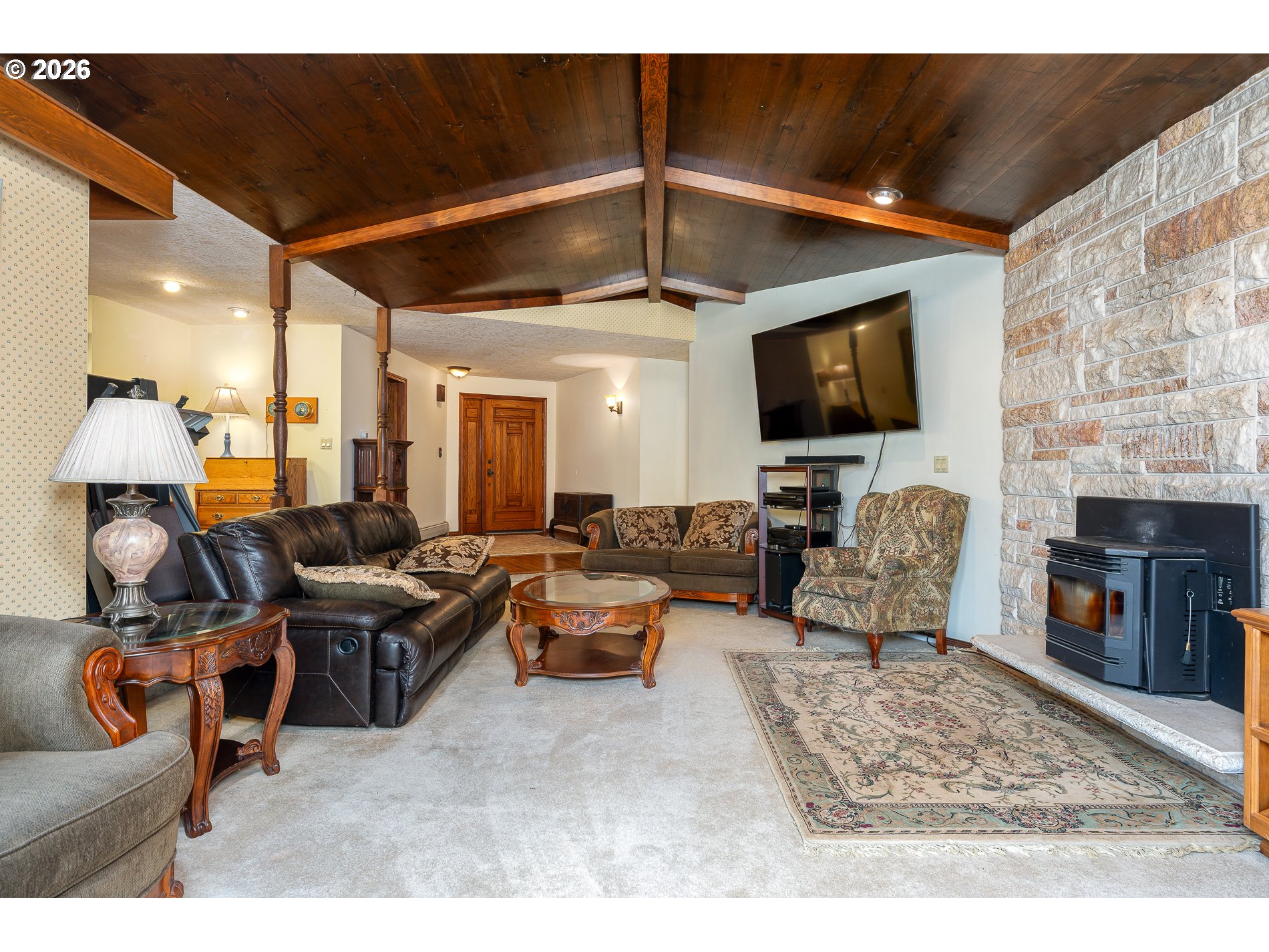 27572 South Kinzy Road Estacada, OR 97023 - Photo 4 of 47 a living room with furniture and a fireplace