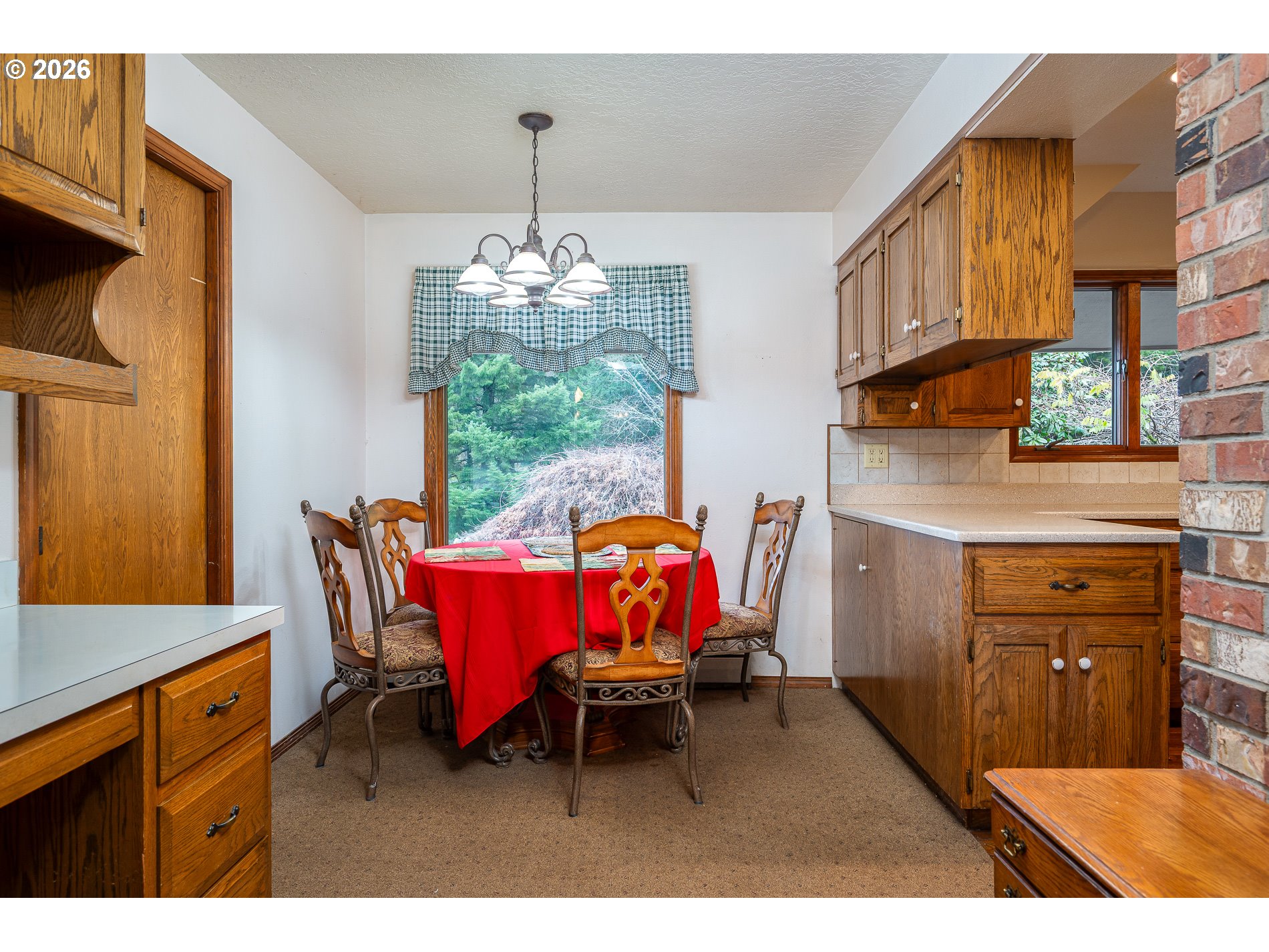 27572 South Kinzy Road Estacada, OR 97023 - Photo 7 of 47 a view of living room and kitchen