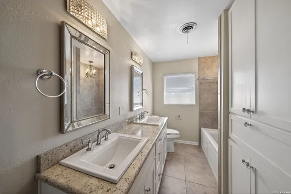 $365,000 | 7414 Highway 281, Pleasanton, TX 78064