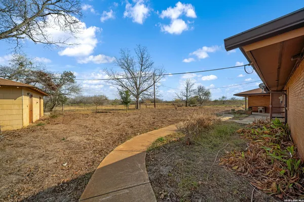 $365,000 | 7414 Highway 281, Pleasanton, TX 78064