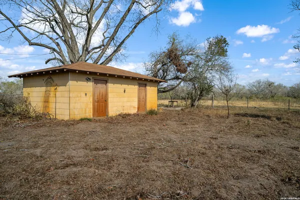 $365,000 | 7414 Highway 281, Pleasanton, TX 78064