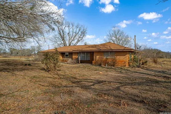 $365,000 | 7414 Highway 281, Pleasanton, TX 78064