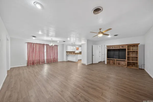 $365,000 | 7414 Highway 281, Pleasanton, TX 78064