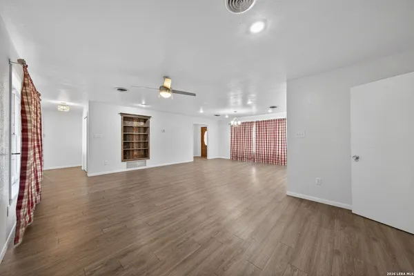 $365,000 | 7414 Highway 281, Pleasanton, TX 78064