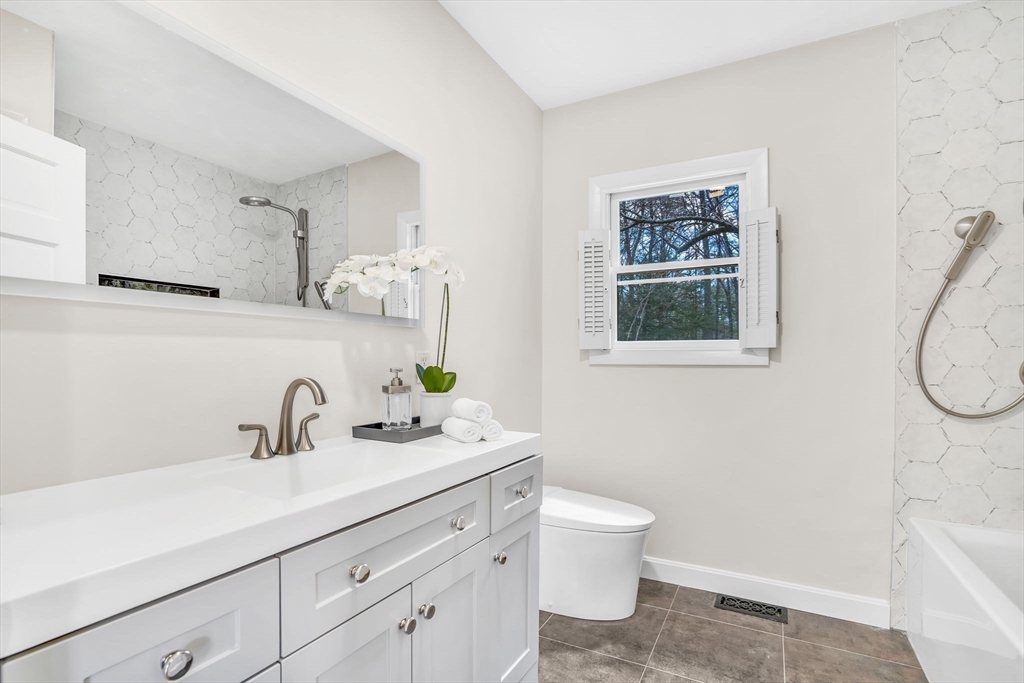 25 Hallock Point Road Stow, MA 01775 - Photo 24 of 37 Gallery Image 24