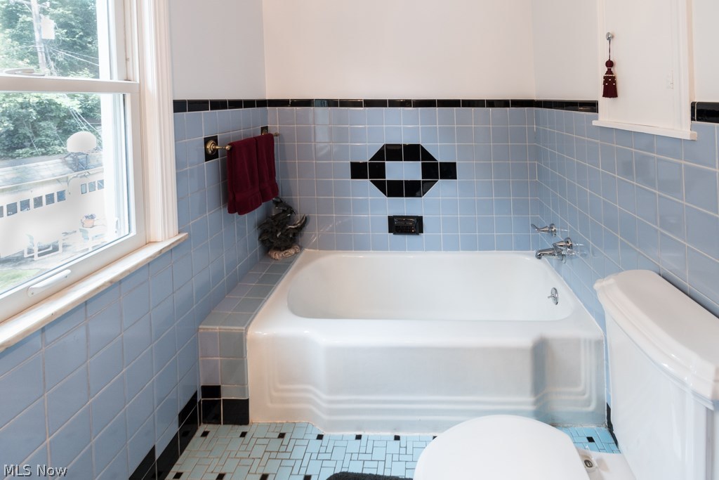 2374 Charney Road Cleveland, OH 44118 - Photo 22 of 29 Gallery Image 22