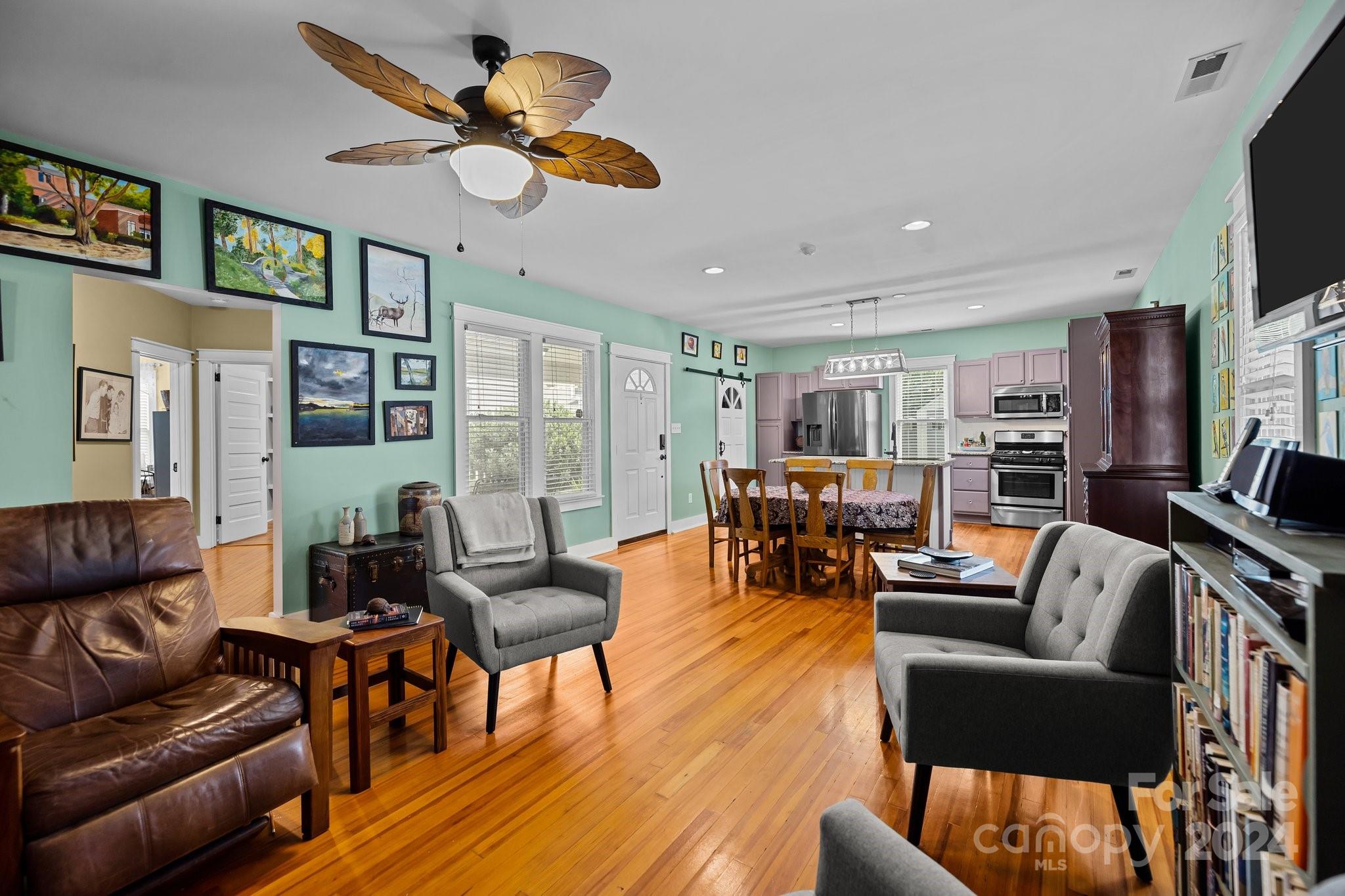 284 8th Avenue Cramerton, NC 28032 - Photo 10 of 29 a living room with furniture